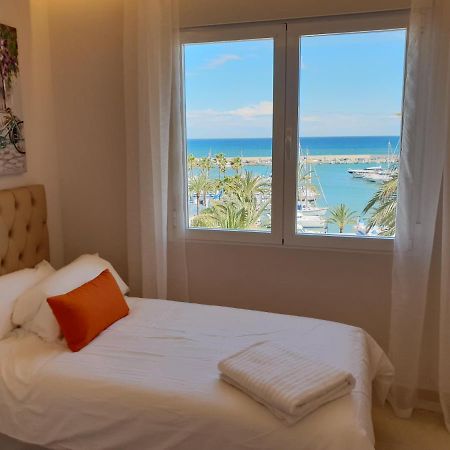 Fantastic Apartment In Front Of The Sea & Marina เอสเตโปนา ภายนอก รูปภาพ