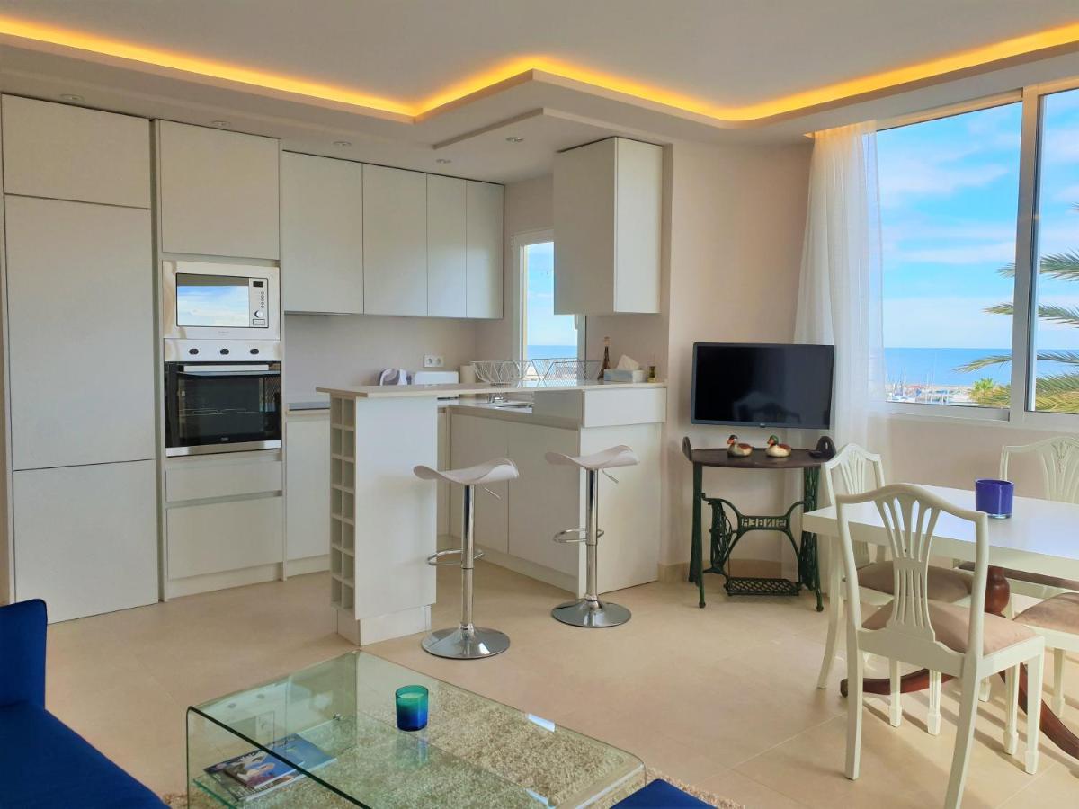 Fantastic Apartment In Front Of The Sea & Marina เอสเตโปนา ภายนอก รูปภาพ