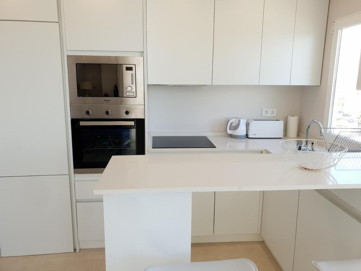 Fantastic Apartment In Front Of The Sea & Marina เอสเตโปนา ภายนอก รูปภาพ