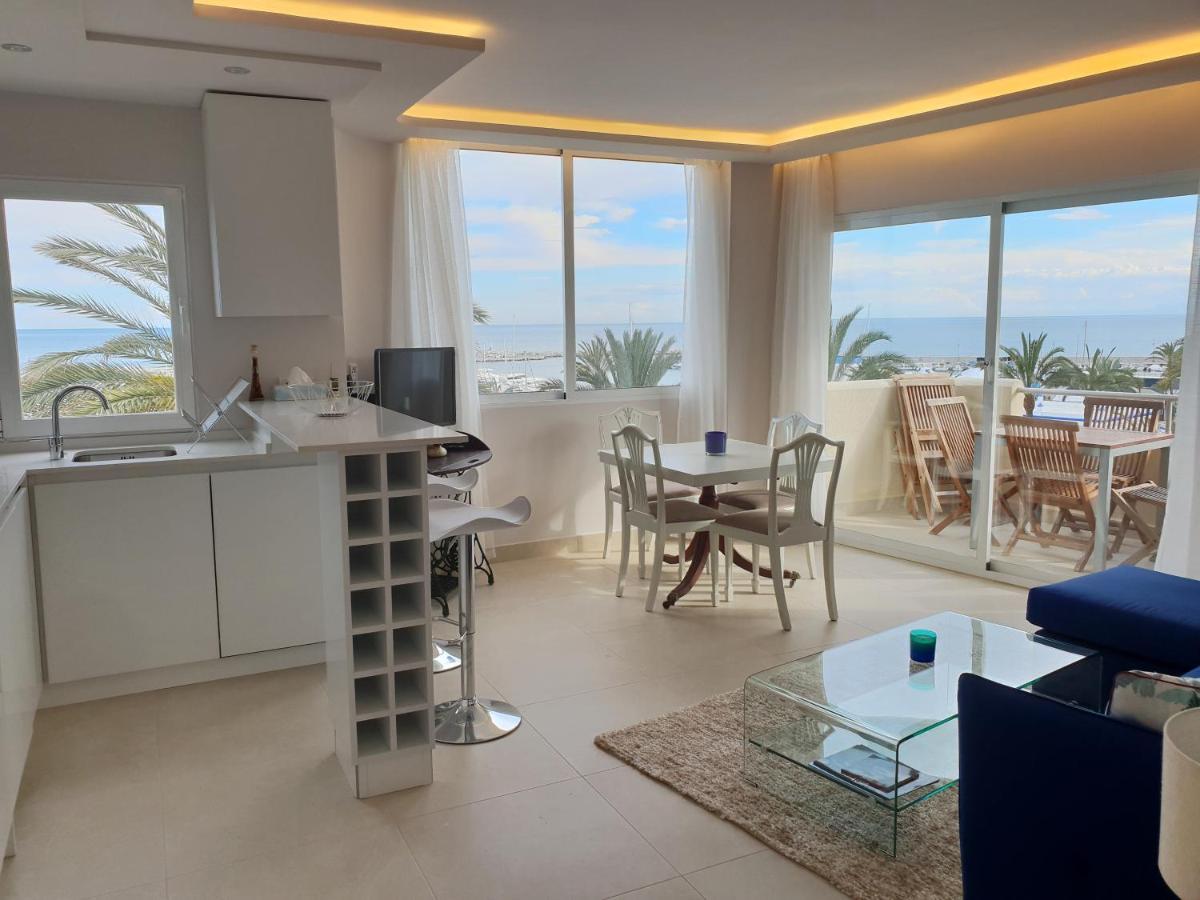 Fantastic Apartment In Front Of The Sea & Marina เอสเตโปนา ภายนอก รูปภาพ