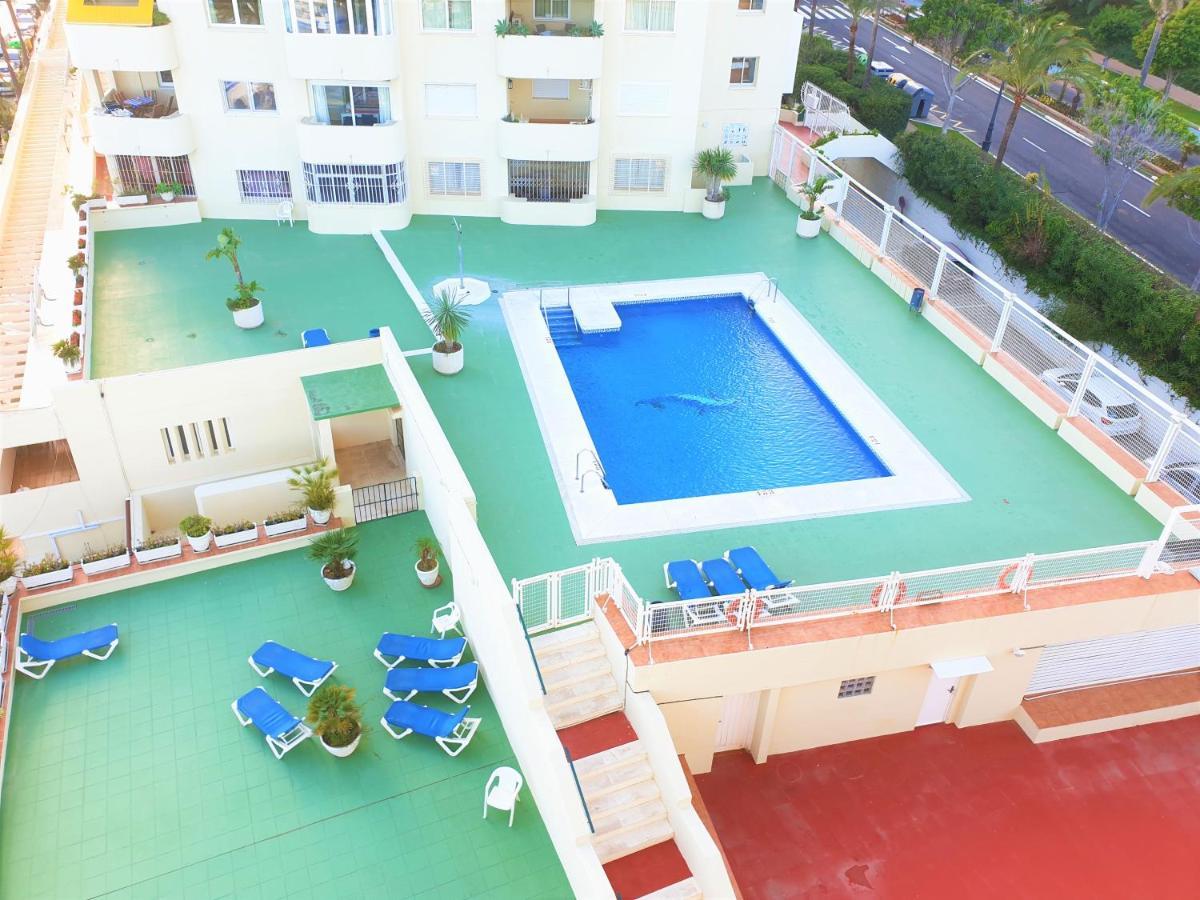 Fantastic Apartment In Front Of The Sea & Marina เอสเตโปนา ภายนอก รูปภาพ