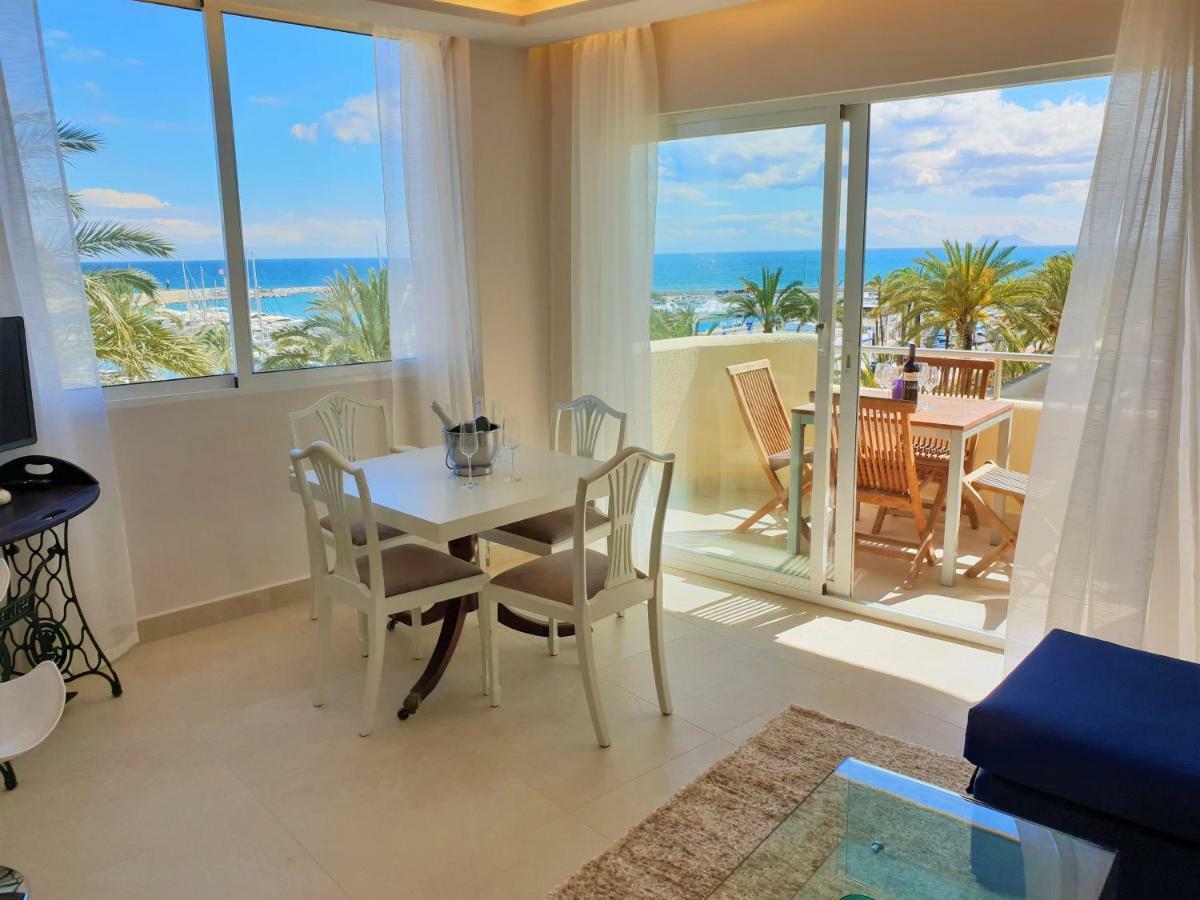 Fantastic Apartment In Front Of The Sea & Marina เอสเตโปนา ภายนอก รูปภาพ